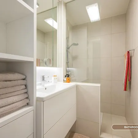 Apartman La Purete - A Pied - Ideal Couples - 2min Lippenslaan - A 10min A Pied - Buanderie